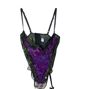 0156 Frederick’s of Hollywood Vintage Purple Velvet Lace Bustier 36